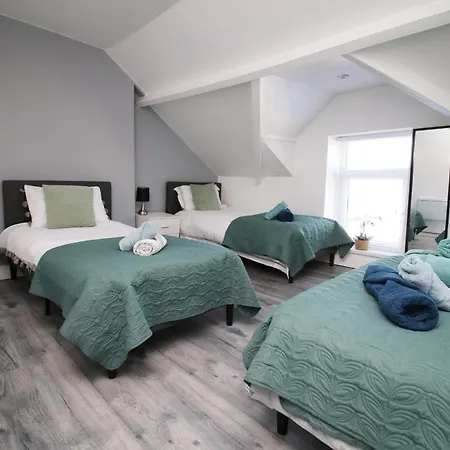 Executive Style 2 Bed Flat In Bridgend F2 Apartment Exterior photo