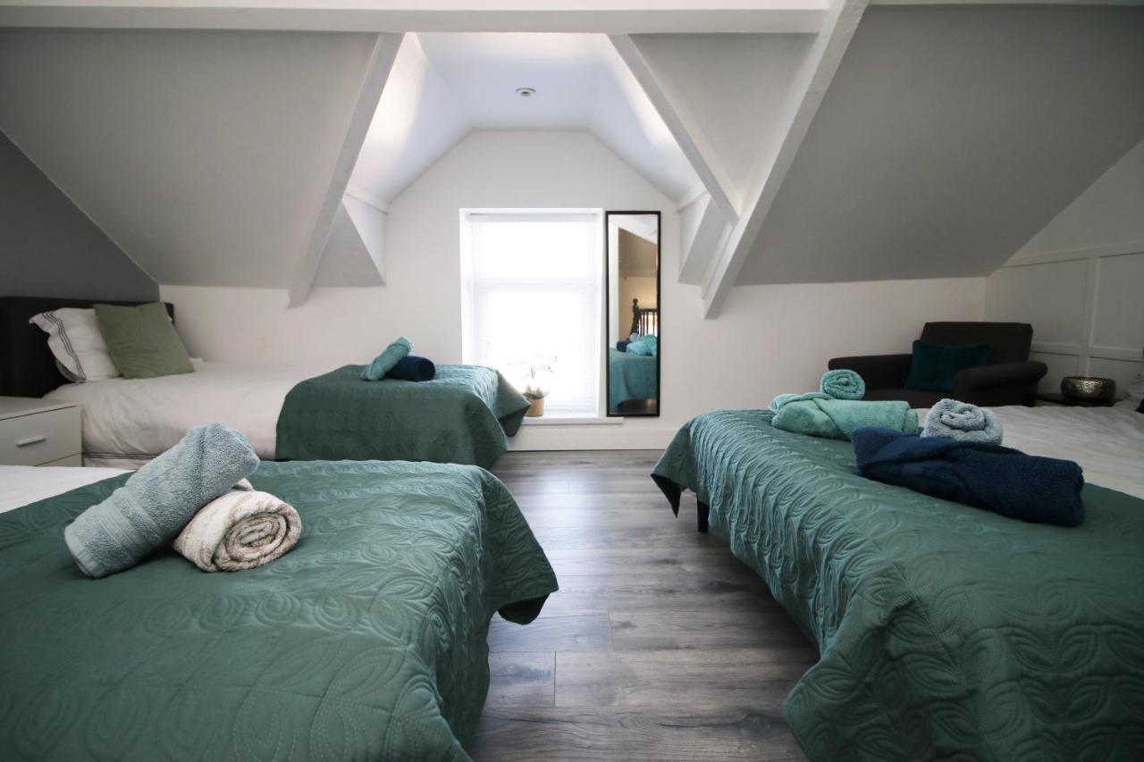 Executive Style 2 Bed Flat In Bridgend F2 *