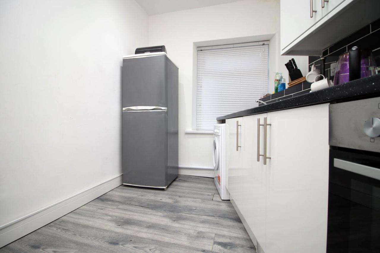 Executive Style 2 Bed Flat In Bridgend F2
